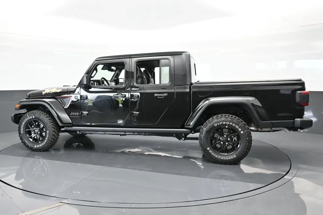 2024 Jeep Gladiator photo 1