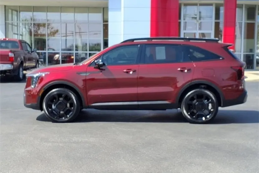 2025 Kia Sorento X-Line SX photo 1