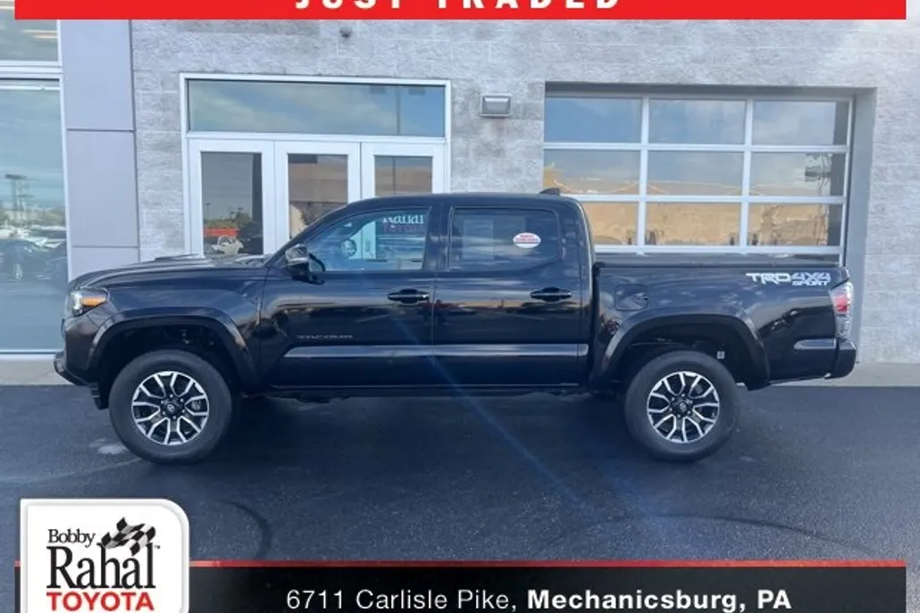 2023 Toyota Tacoma TRD Sport V6 photo 1