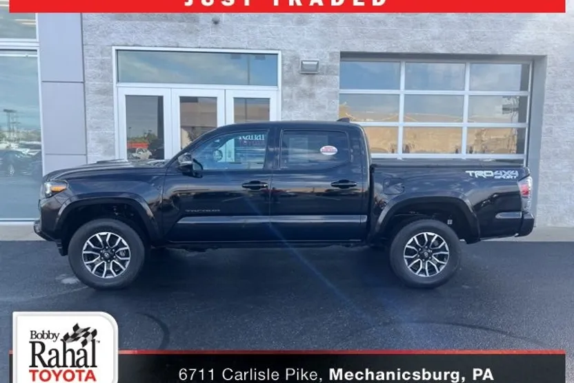 2023 Toyota Tacoma TRD Sport V6 photo 1