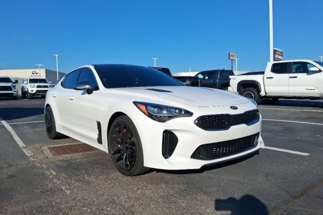 2019 Kia Stinger GT2 photo 1