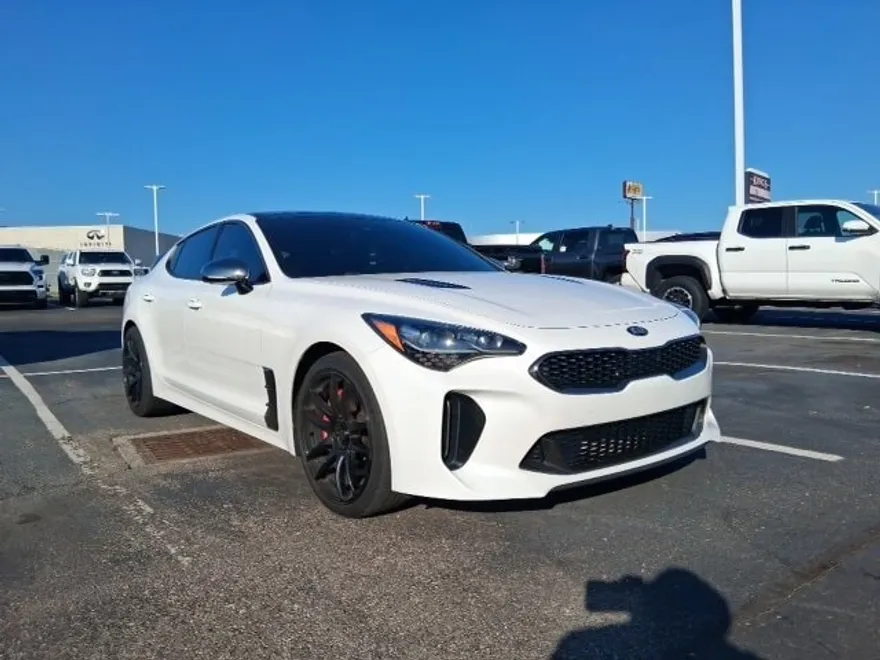 2019 Kia Stinger GT2 photo 1
