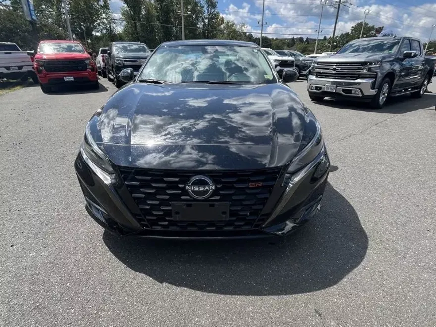 2023 Nissan Altima 2.5 SR photo 1