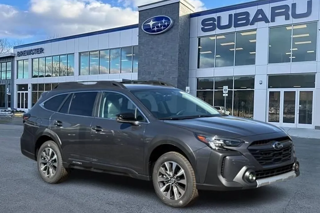 2025 Subaru Outback Limited photo 1