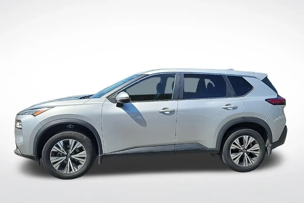 2022 Nissan Rogue SV photo 1