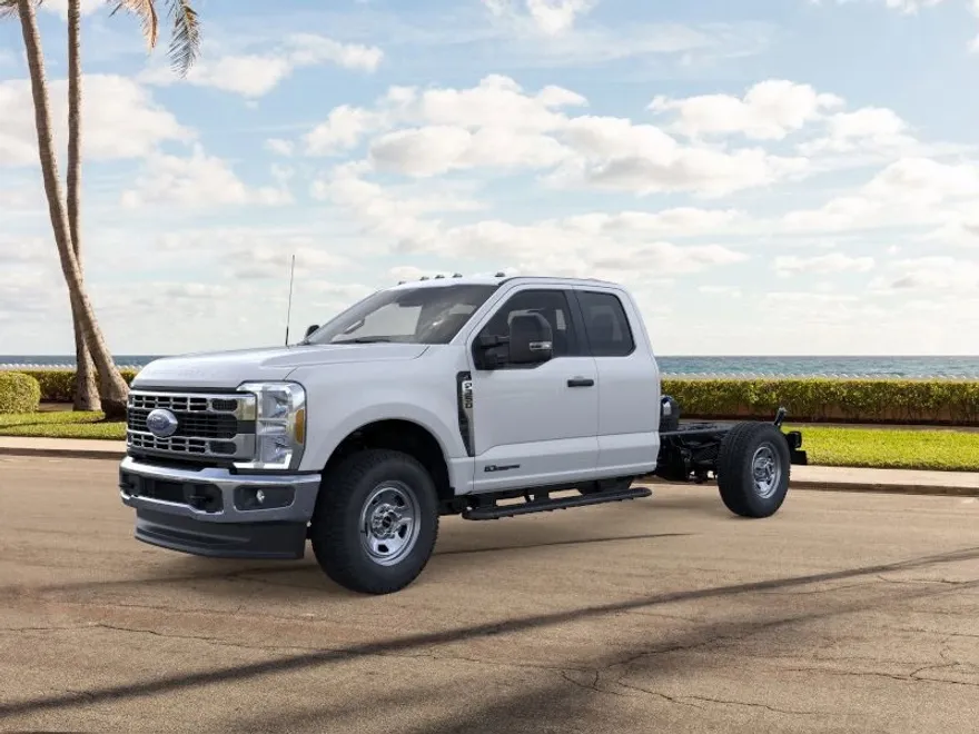 2025 Ford F-350 XL photo 1