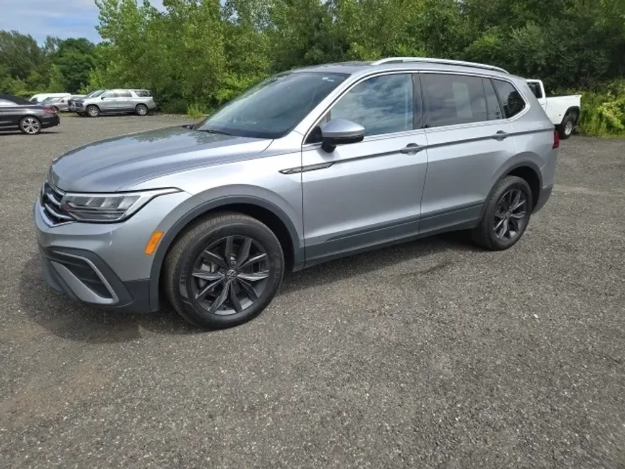 2024 Volkswagen Tiguan SE Wolfsburg Edition photo 1