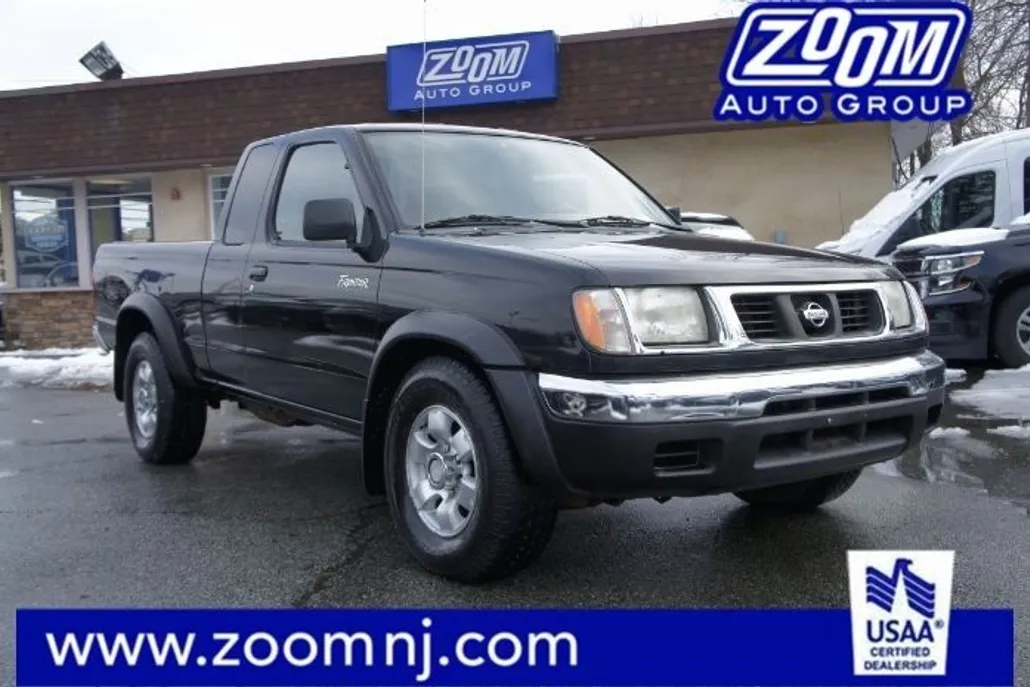 1999 Nissan Frontier King Cab photo 1