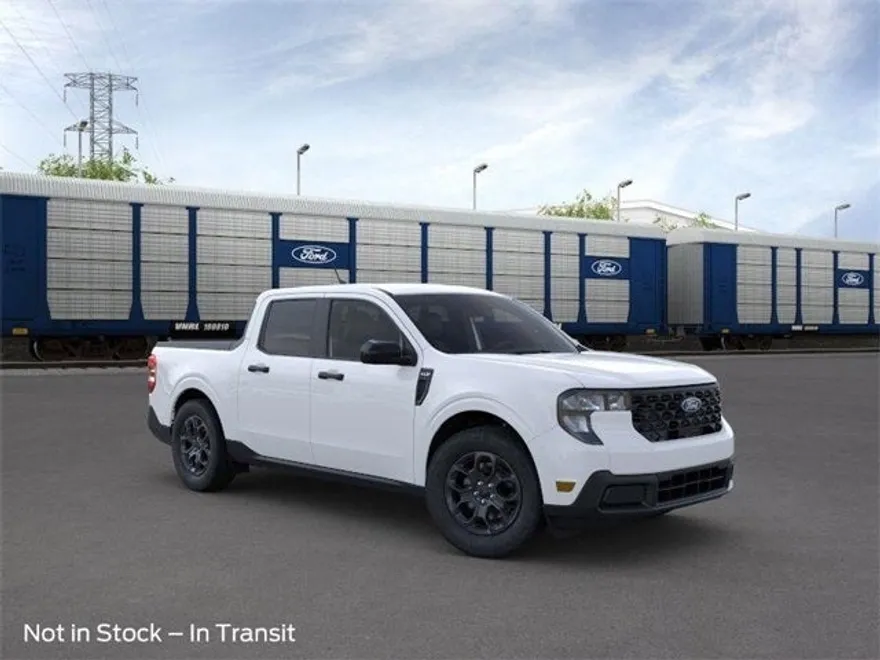 2025 Ford Maverick XLT photo 1