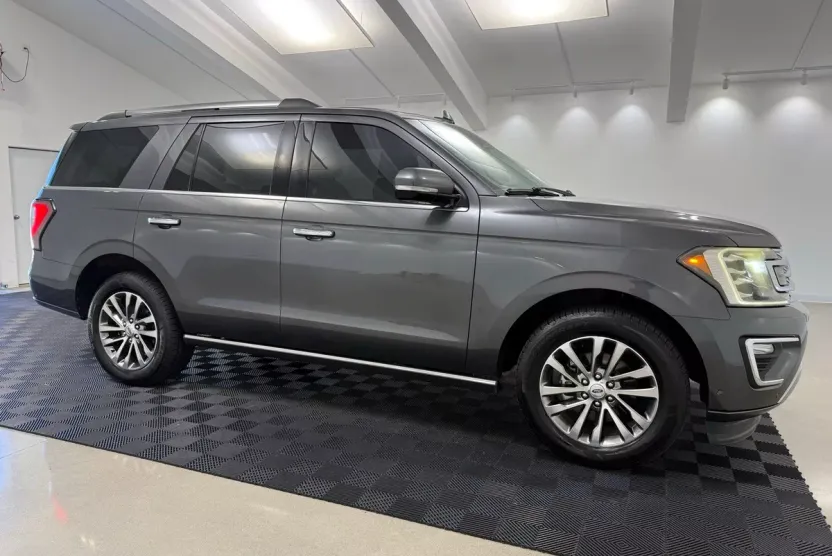 2018 Ford Expedition Limited photo 1