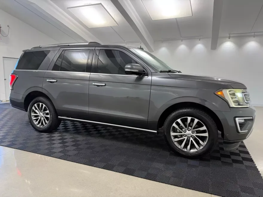 2018 Ford Expedition Limited photo 1