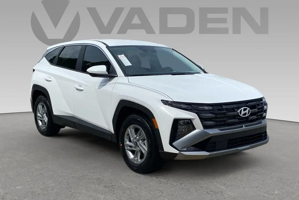 2025 Hyundai Tucson SE photo 1