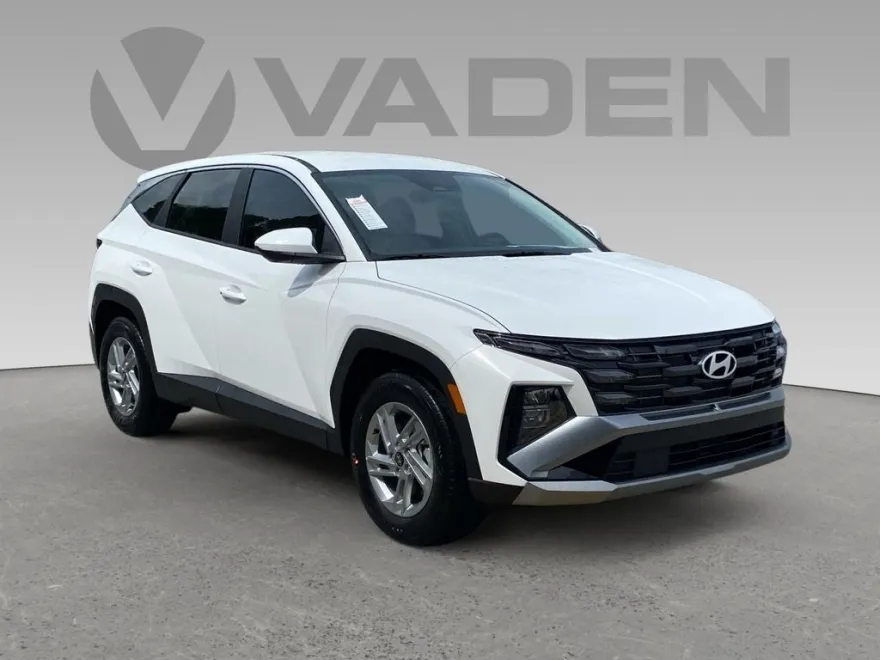 2025 Hyundai Tucson SE photo 1