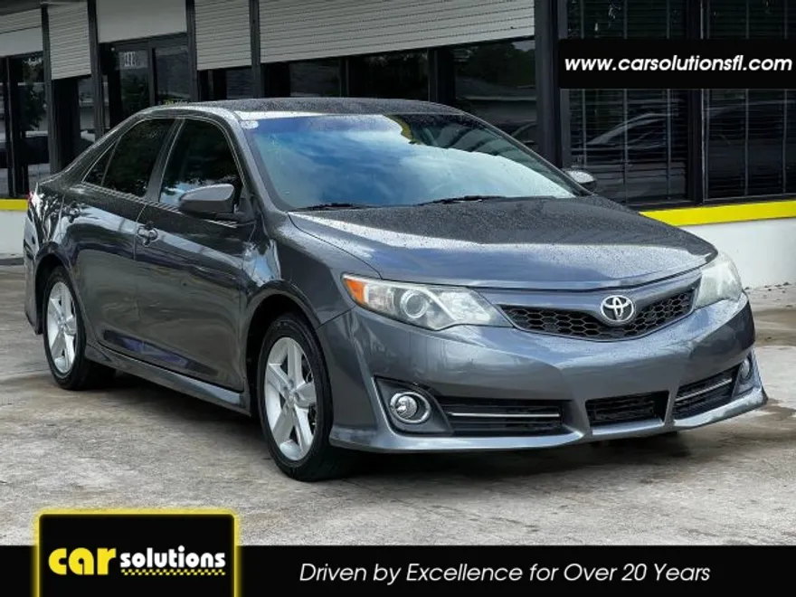 2014 Toyota Camry L photo 1