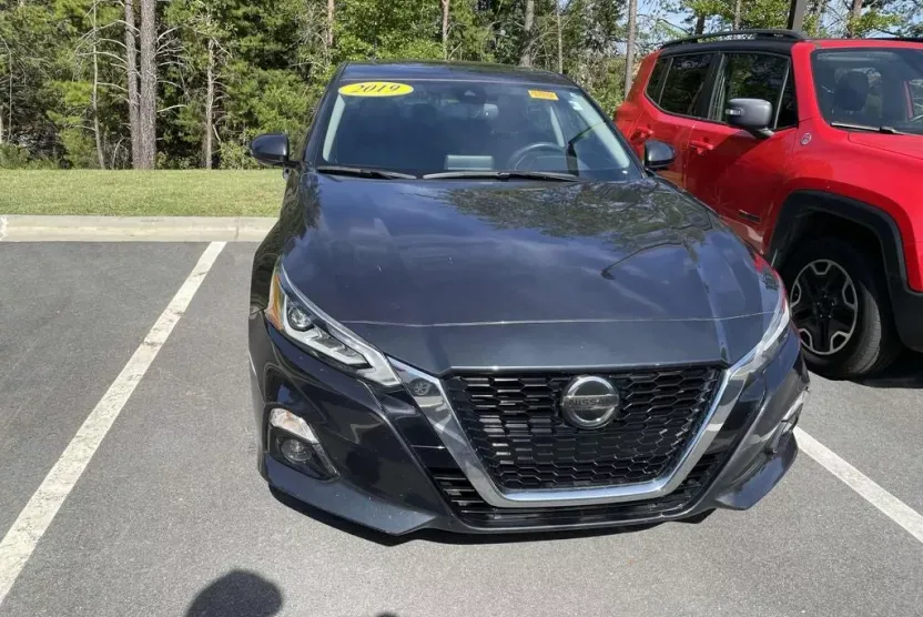 2019 Nissan Altima 2.5 Platinum photo 1