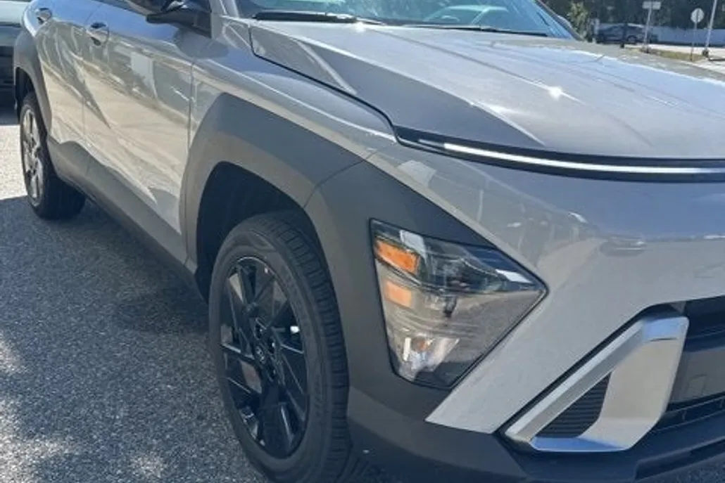 2026 Hyundai Kona SEL photo 1