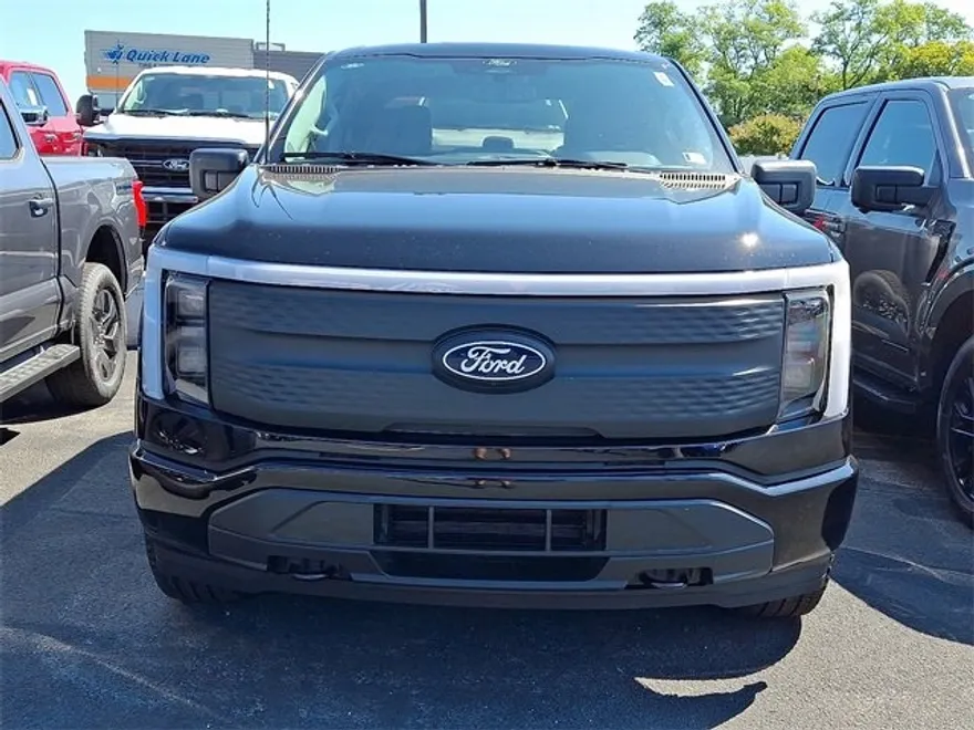 2025 Ford F-150 Lightning XLT photo 1