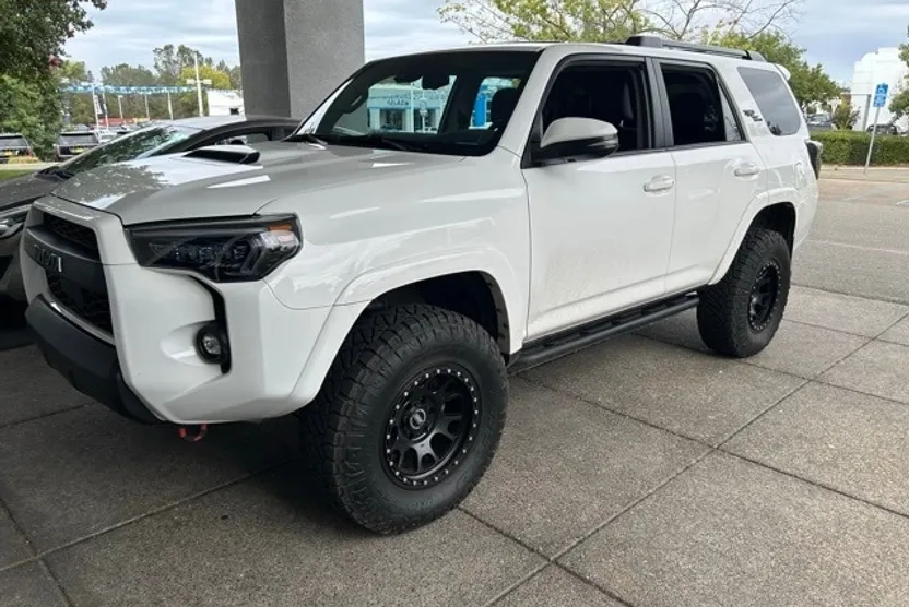 2023 Toyota 4Runner TRD Premium photo 1