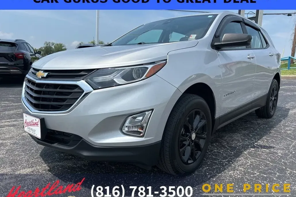 2021 Chevrolet Equinox LS photo 1