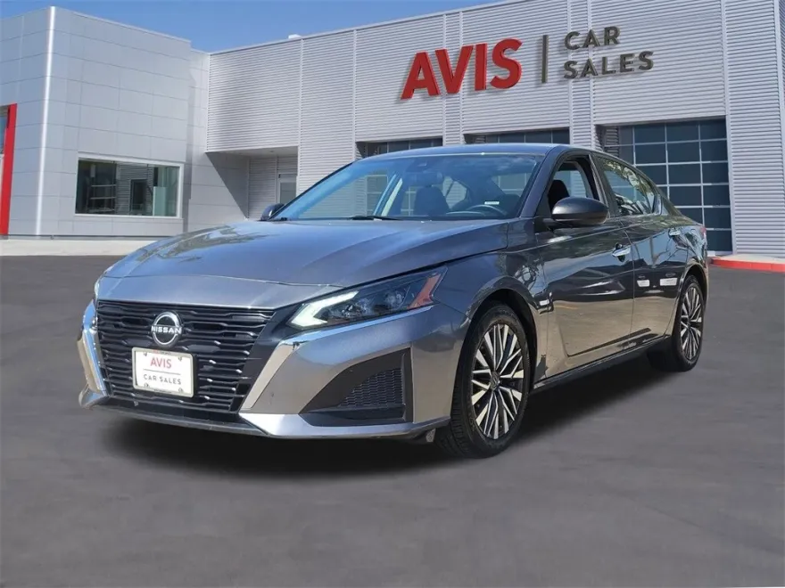 2024 Nissan Altima 2.5 SV photo 1