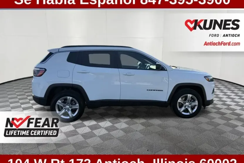 2024 Jeep Compass Latitude photo 1