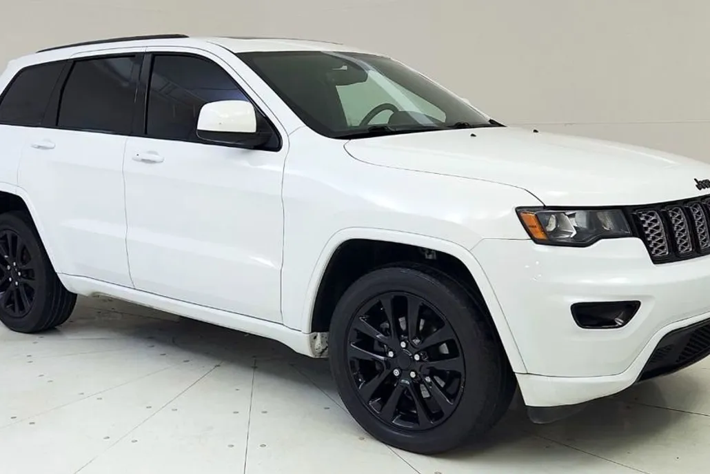 2020 Jeep Grand Cherokee Altitude photo 1