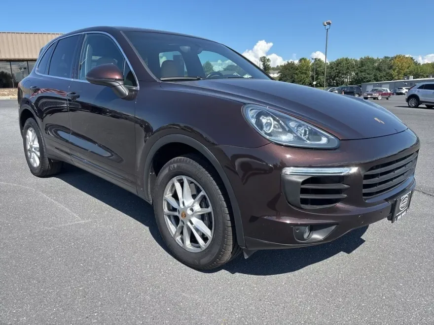 2016 Porsche Cayenne Base photo 1