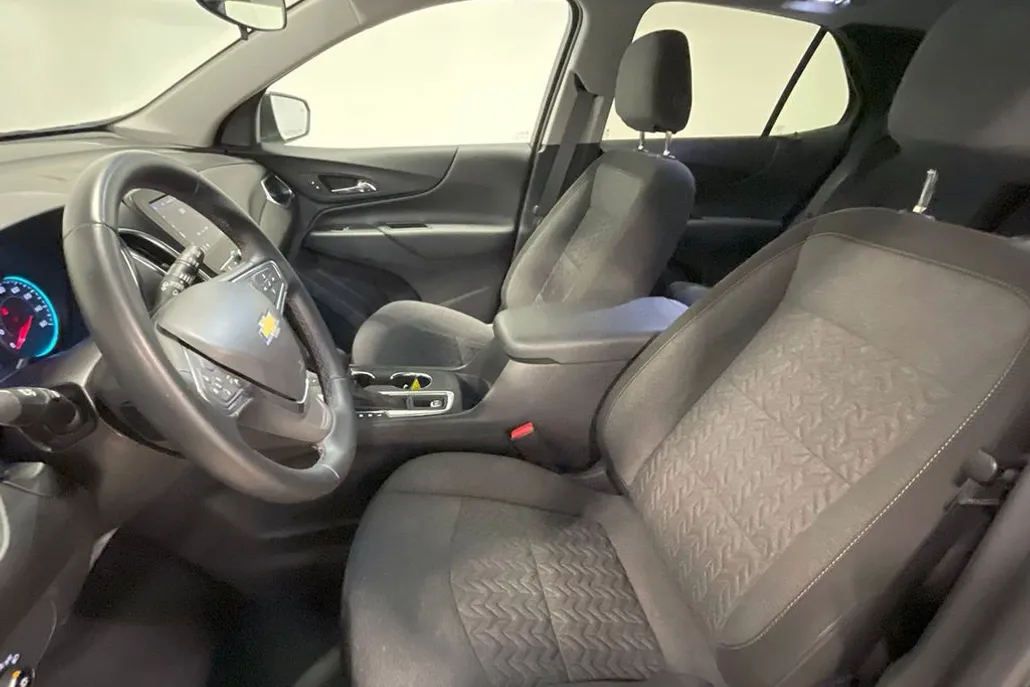 2024 Chevrolet Equinox LT photo 1