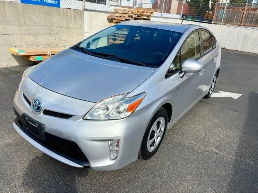 2013 Toyota Prius Two photo 1