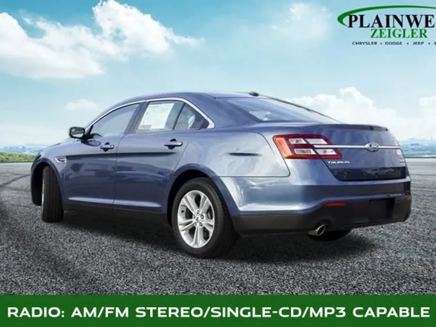 2019 Ford Taurus SE photo 1