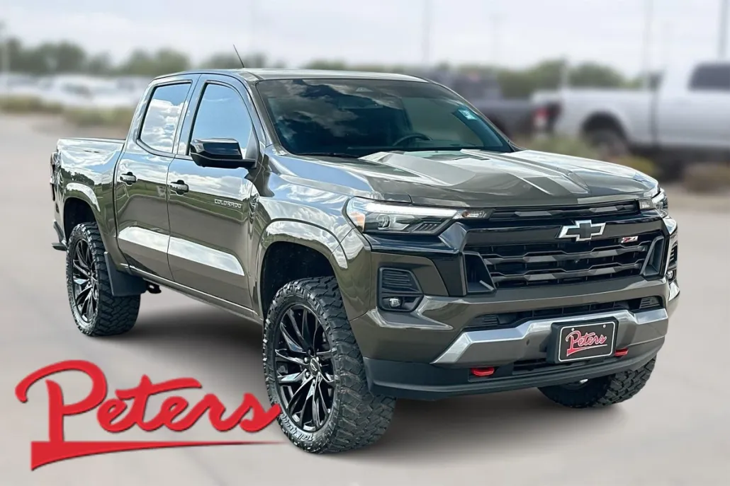 2023 Chevrolet Colorado Z71 photo 1
