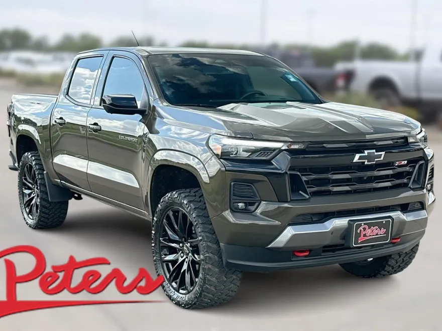 2023 Chevrolet Colorado Z71 photo 1