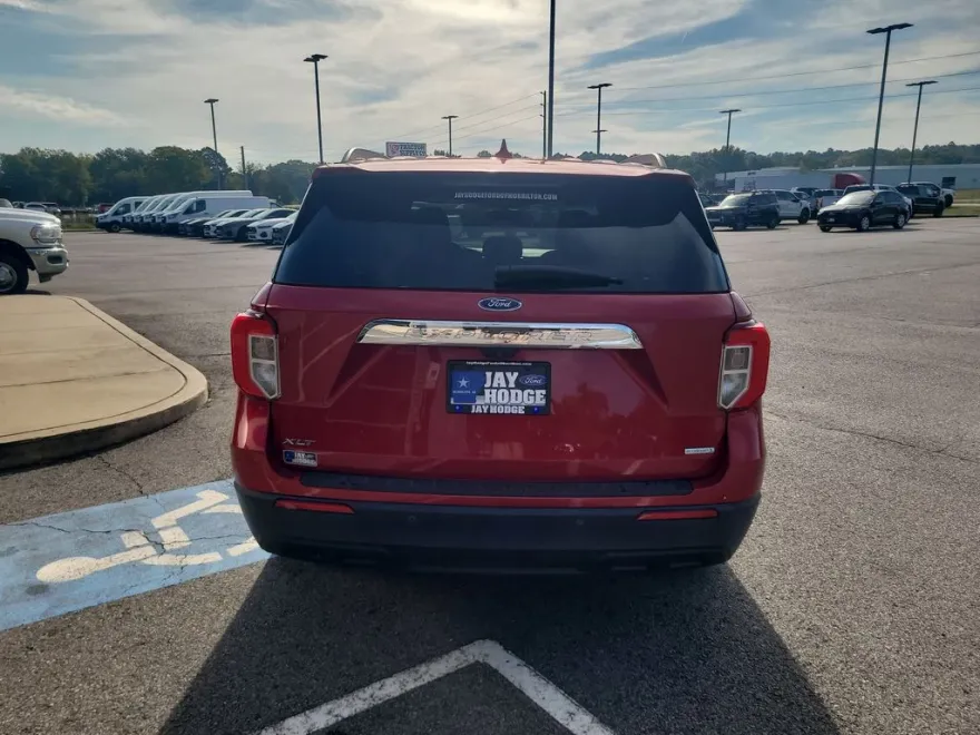 2020 Ford Explorer XLT photo 1