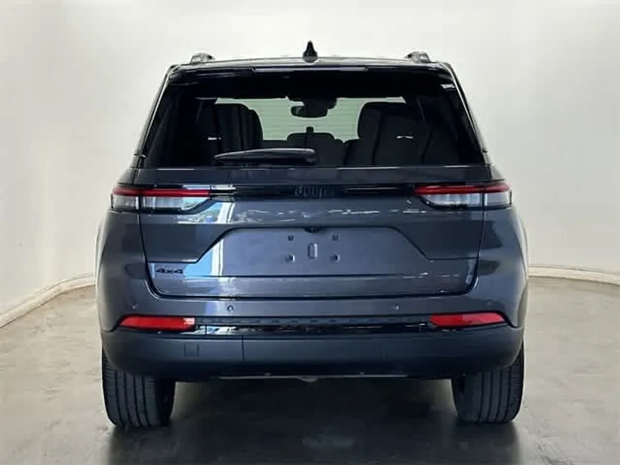 2023 Jeep Grand Cherokee Altitude photo 1