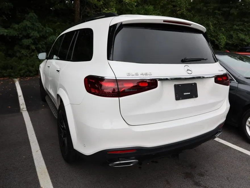 2024 Mercedes Benz GLS 450 photo 1