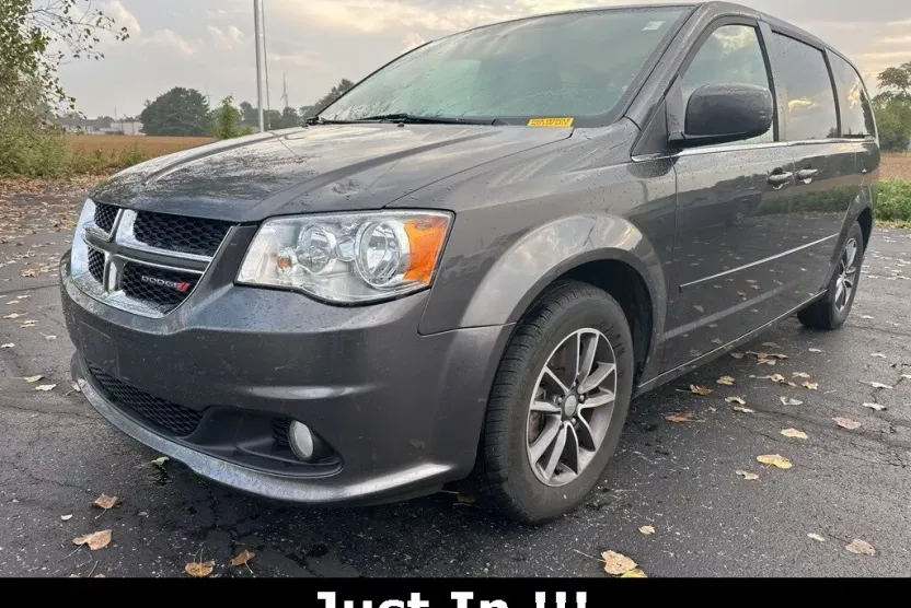 2017 Dodge Grand Caravan SXT photo 1
