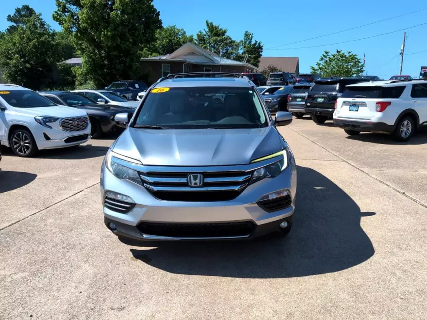 2016 Honda Pilot Elite photo 1