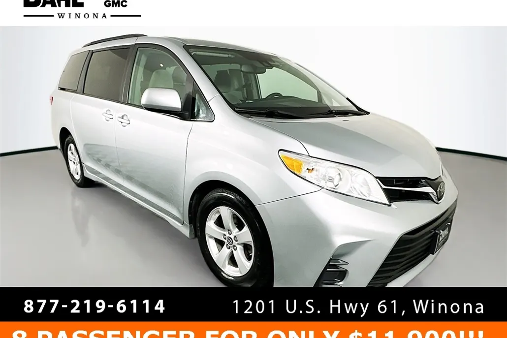 2020 Toyota Sienna LE photo 1