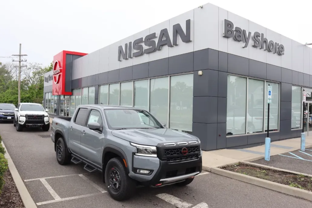 2025 Nissan Frontier PRO-4X photo 1