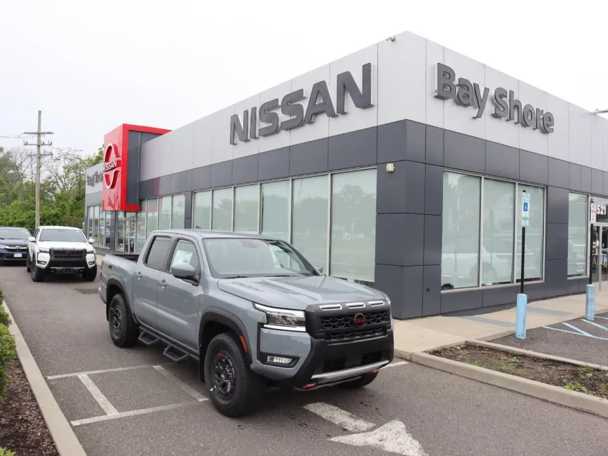 2025 Nissan Frontier PRO-4X photo 1