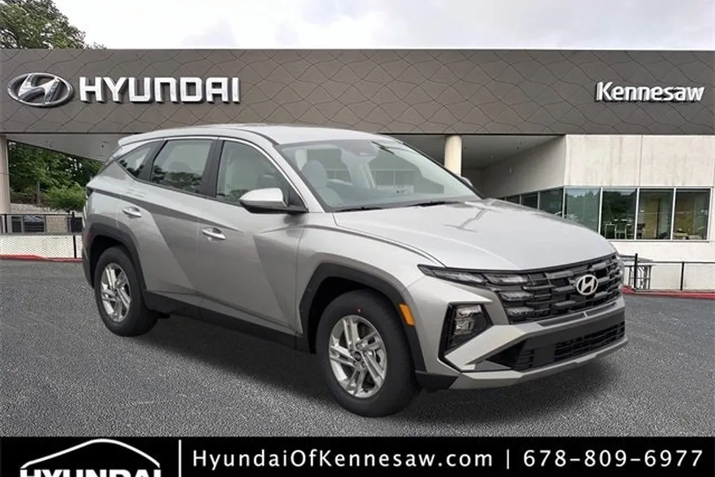 2025 Hyundai Tucson SE photo 1