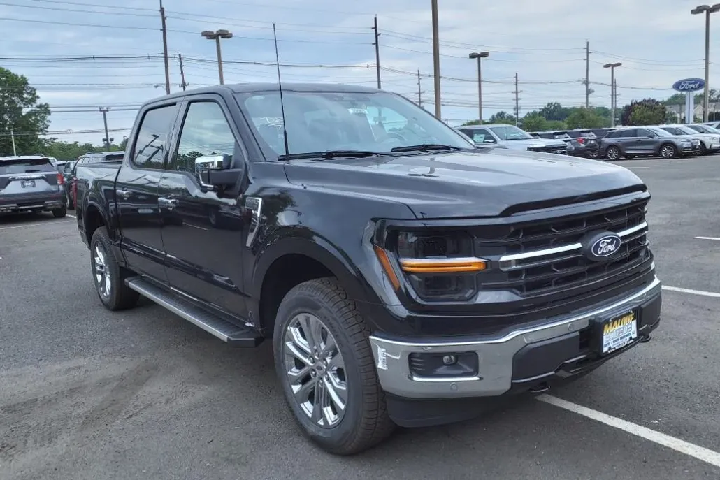2024 Ford F-150 XLT photo 1