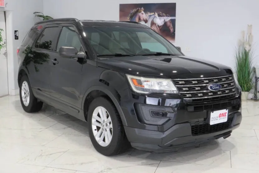 2016 Ford Explorer Base photo 1