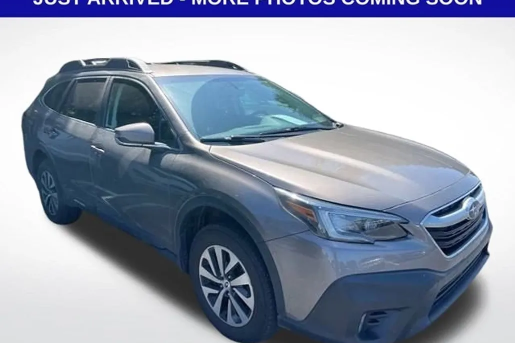 2022 Subaru Outback Premium photo 1