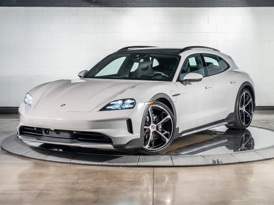 2025 Porsche Taycan Cross Turismo 4 photo 1