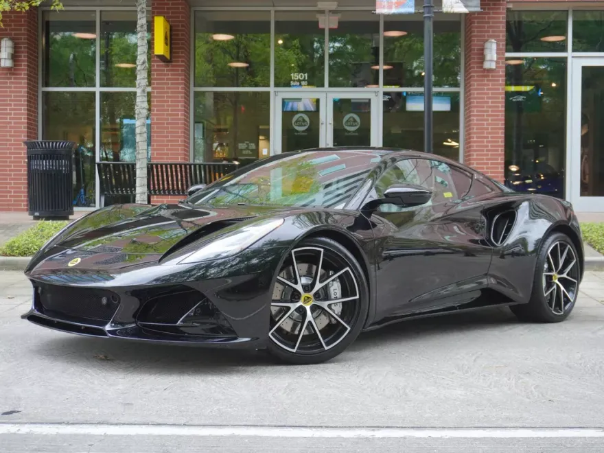 2025 Lotus Emira photo 1