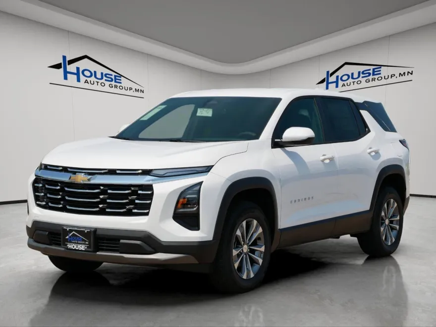 2026 Chevrolet Equinox LT photo 1