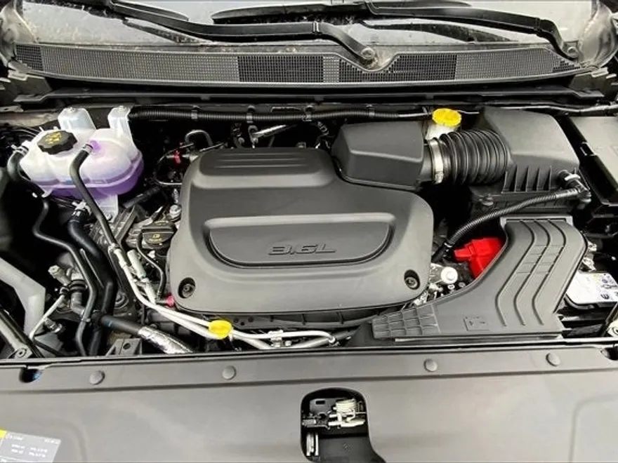 2025 Chrysler Pacifica photo 11