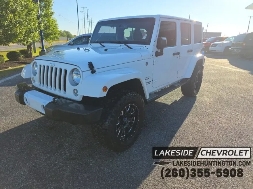 2016 Jeep Wrangler Unlimited Sahara photo 1