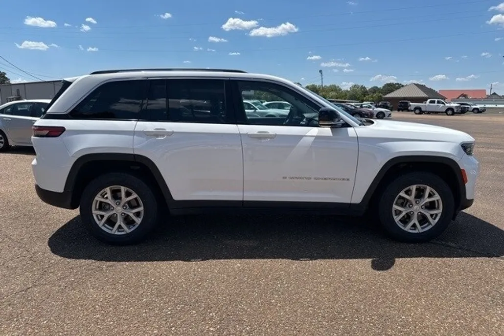 2023 Jeep Grand Cherokee Limited photo 1
